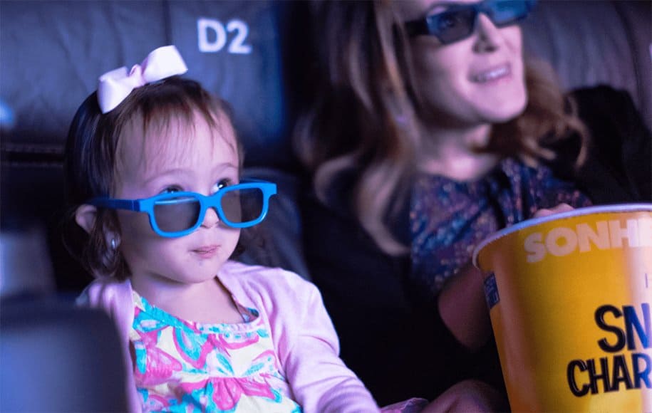 نکاتی برای هنگاهی که با کودک در سینما هستید
