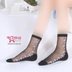 جوراب زنانه و کفش کتونی زنانه دارم کسی میخواد بخره از من